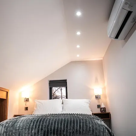 Stunning Annex Apartment Pool Steam Room And Gym Ossett Exterior photo