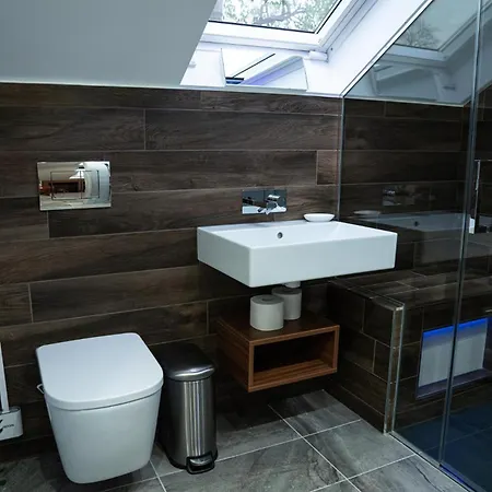 Stunning Annex Apartment Pool Steam Room And Gym Ossett Exterior photo