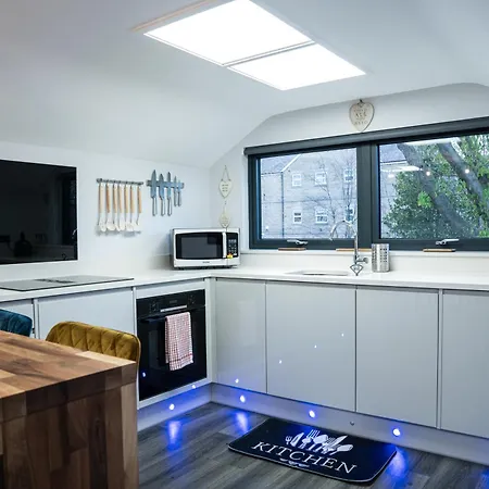 Stunning Annex Apartment Pool Steam Room And Gym Ossett Exterior photo