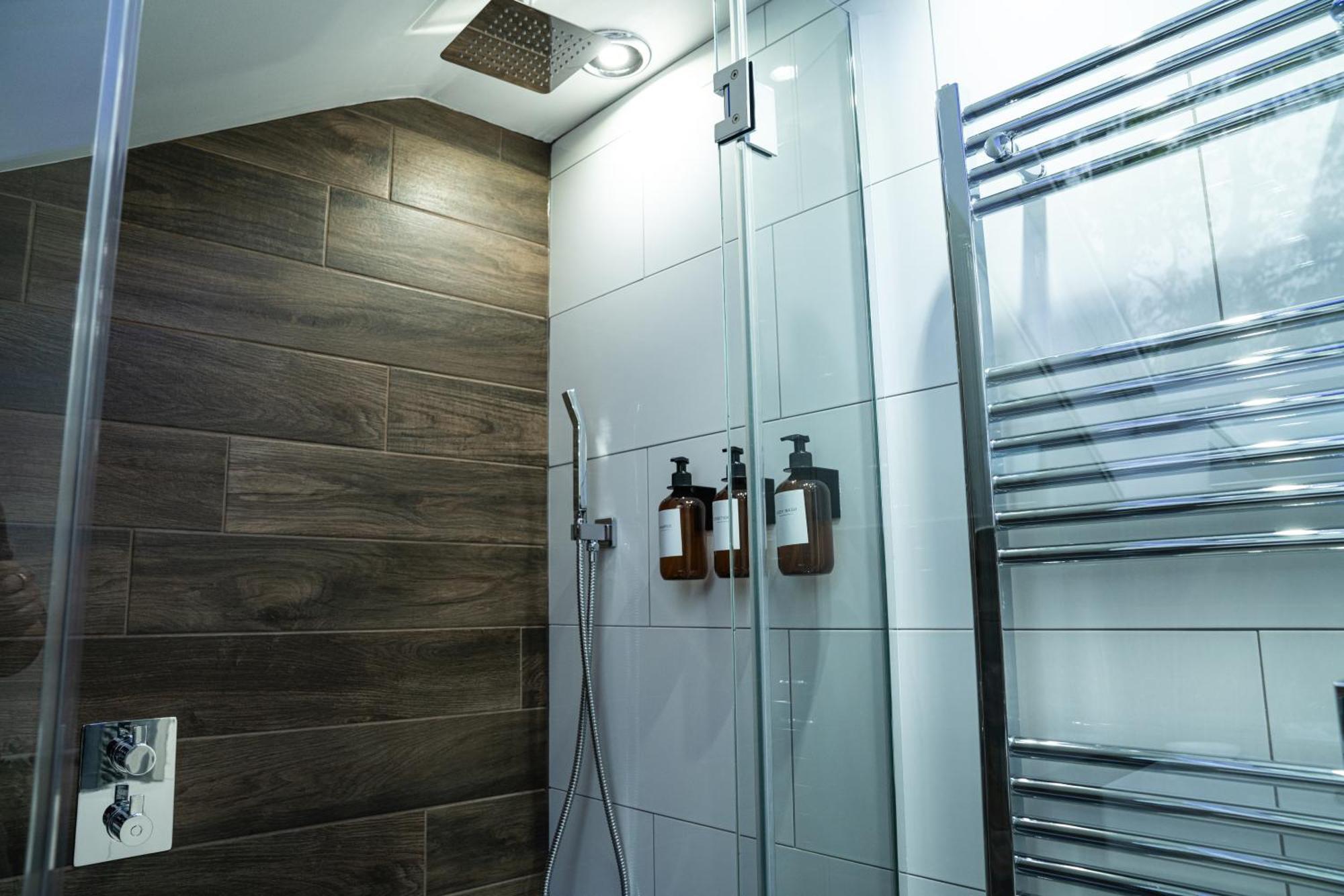 Stunning Annex Pool Steam And Gym Apartment Ossett